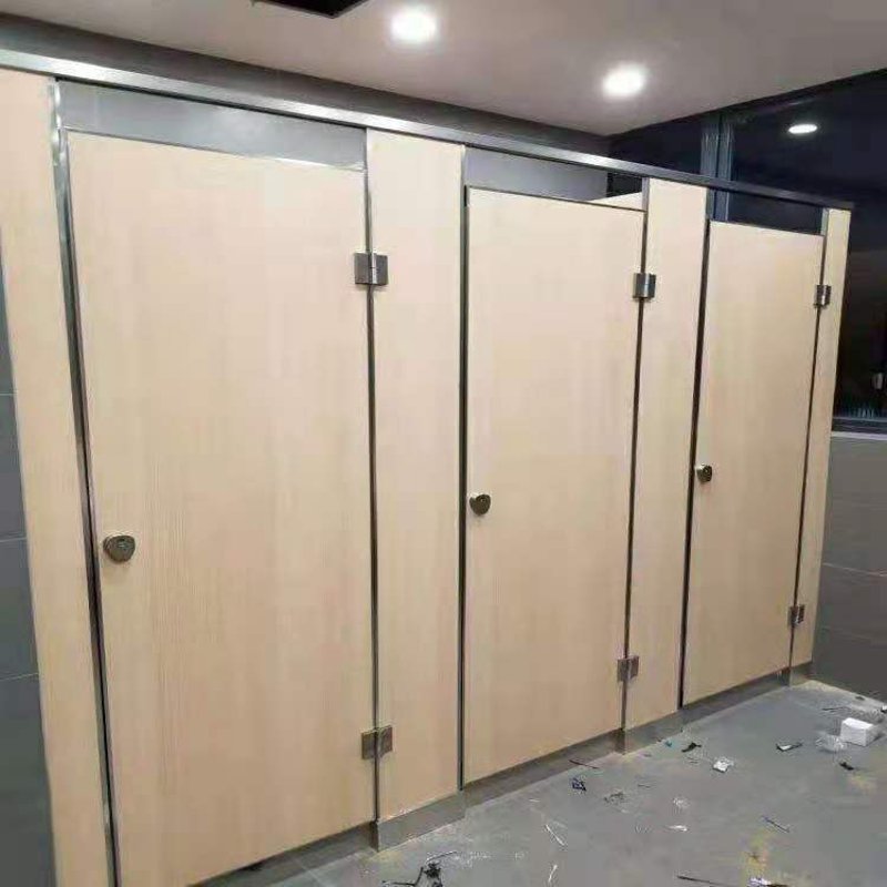 公共卫生间隔断板在现代城市建设中的新角色
